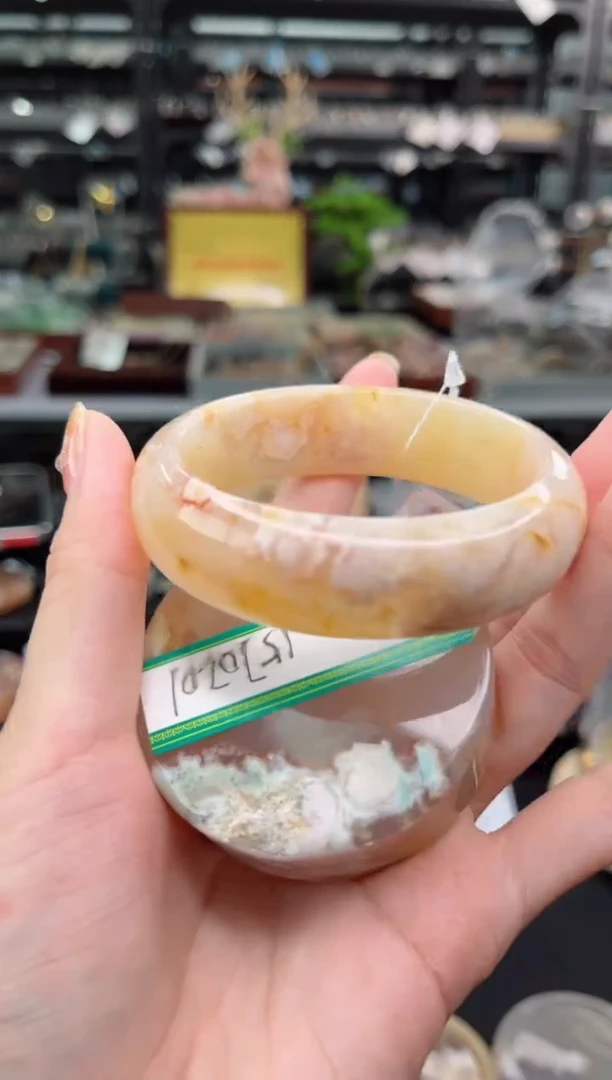 【闪购商品】石英质玉手镯未镶嵌58圈口（不退不换）1570201