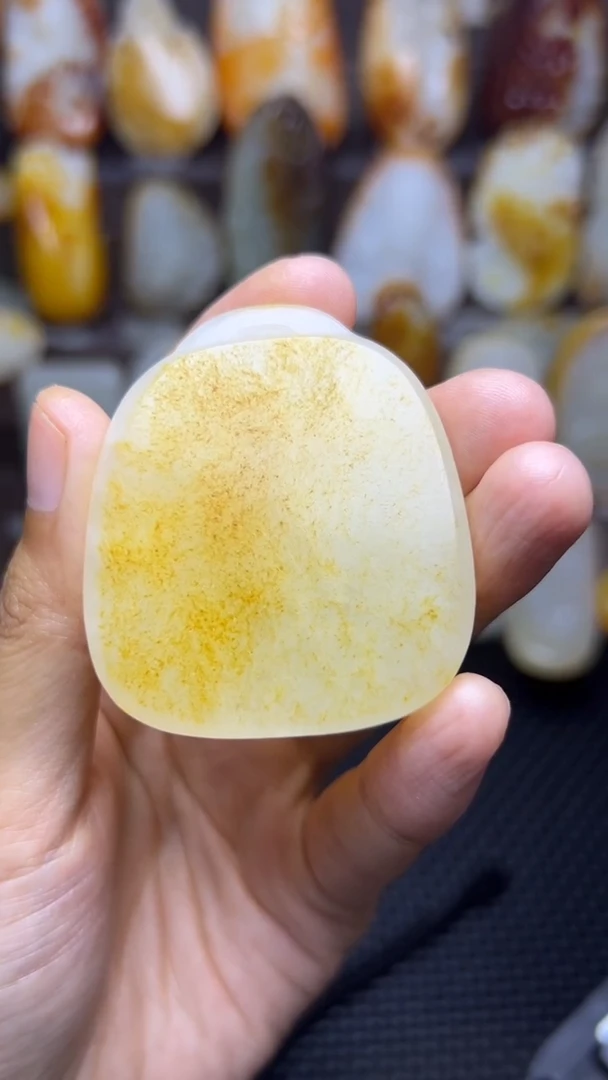 和田玉未镶嵌颈饰1