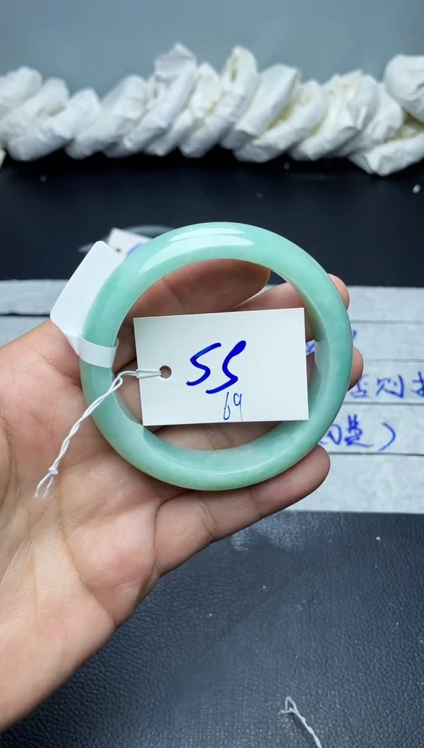 未镶嵌手镯翡翠69