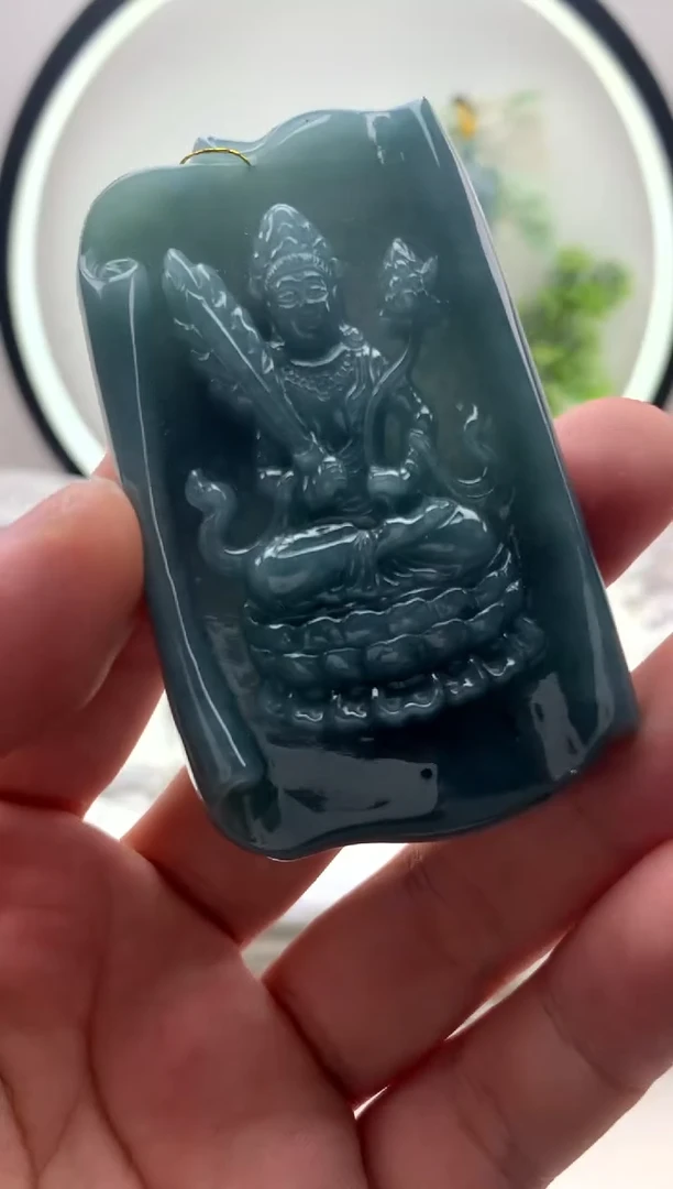 翡翠未镶嵌颈饰虚空藏