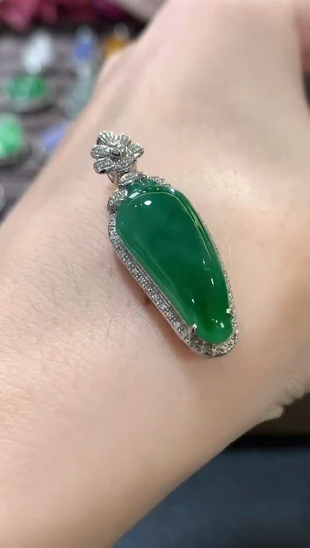 吊坠(不含链)18K金镶嵌翡翠a29