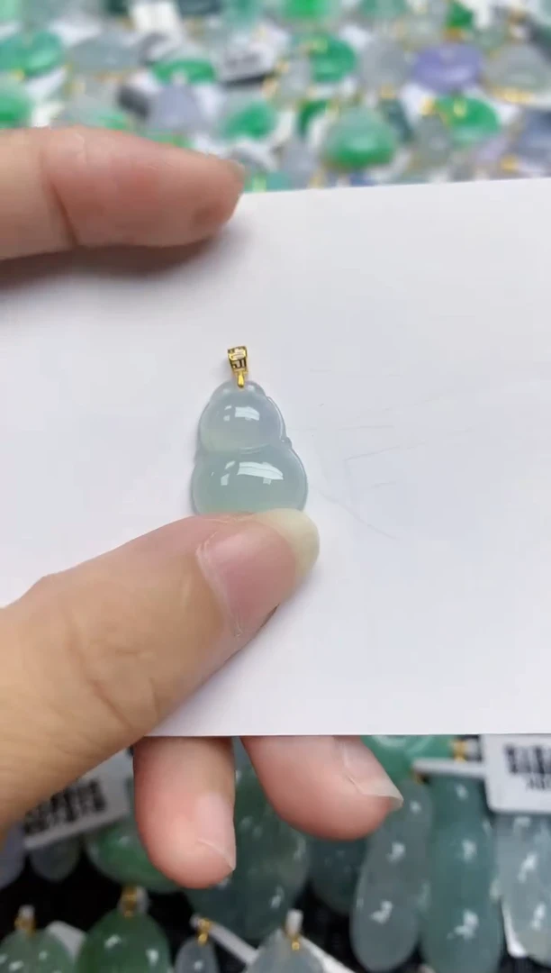 翡翠未镶嵌颈饰天然翡翠A货