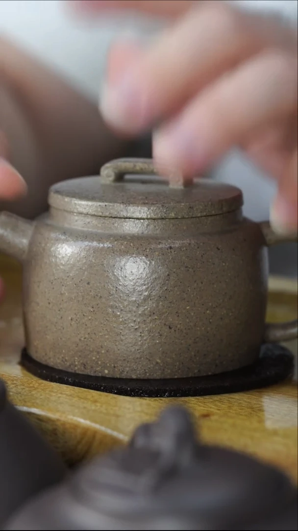 工堂直营精工半手紫砂壶