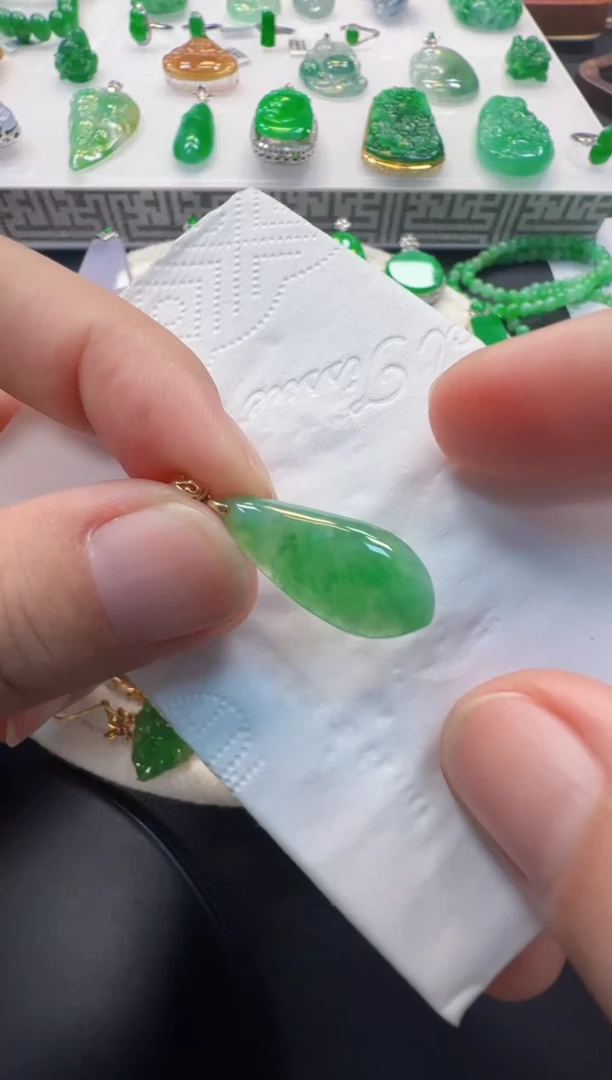 翡翠18K金镶嵌吊坠(不含链)268