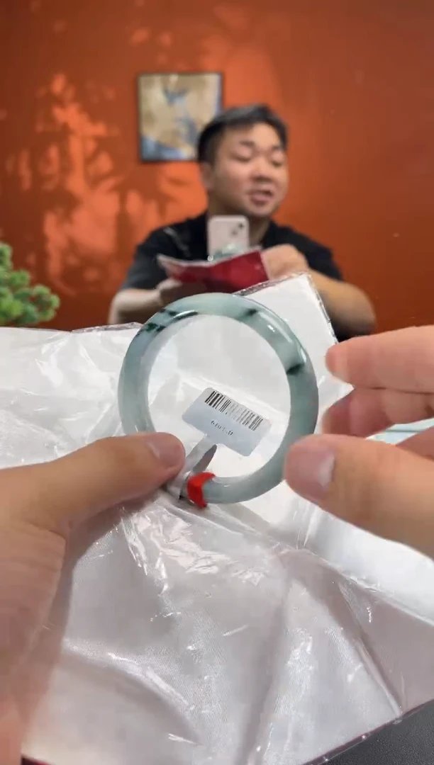未镶嵌手镯翡翠翡翠手镯（微瑕）
