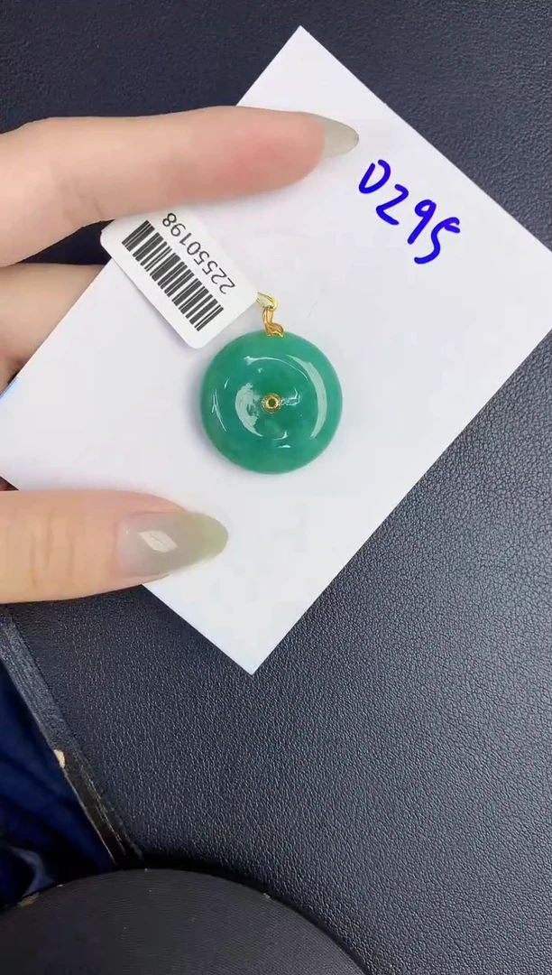 翡翠18K金镶嵌颈饰缅甸天然翡翠A货