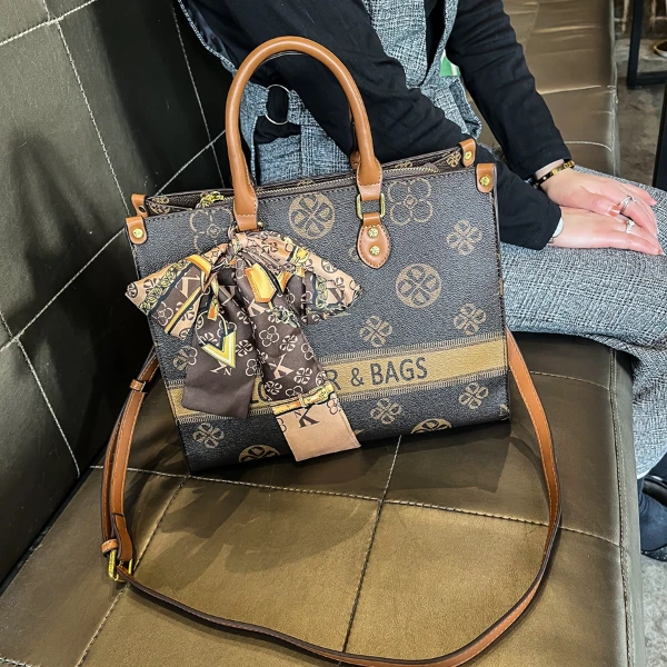 女包2025真皮新款专柜女士托特手提大包文件包大容量高级大包