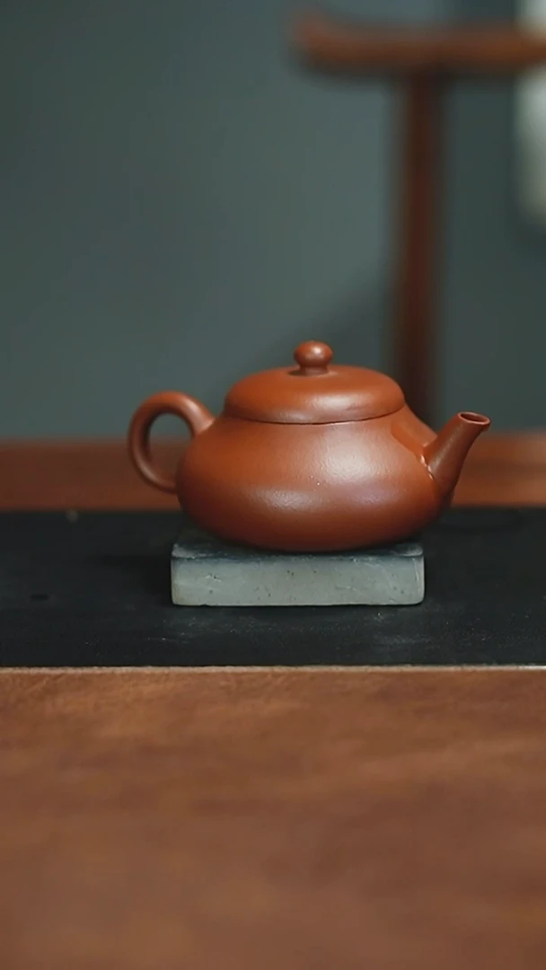 茶壶紫砂矮君德小煤窑生砂祝你110CC内推微瑕疵