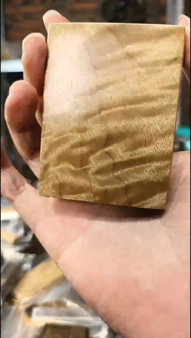 【闪购商品】金丝楠无事牌手把件