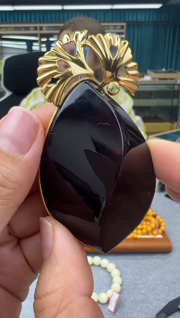 未镶嵌颈饰琥珀94秒拍号