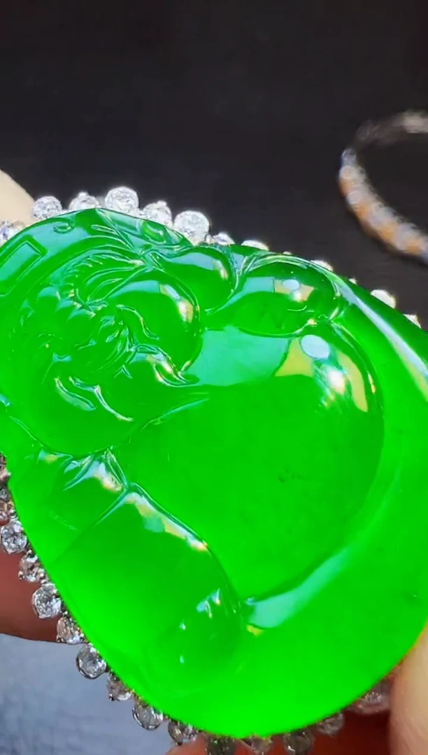 颈饰18K金镶嵌翡翠彩*谷翡翠