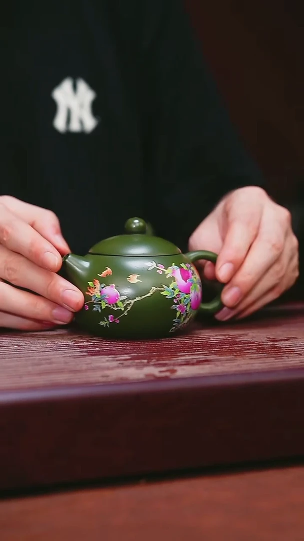 紫砂公道杯宜兴原矿紫砂   绿泥石榴西施