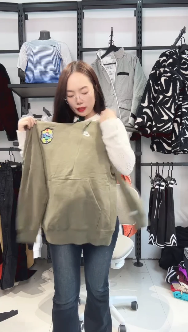 2355 编码  瑕疵直播间过款为准 尺码175 L