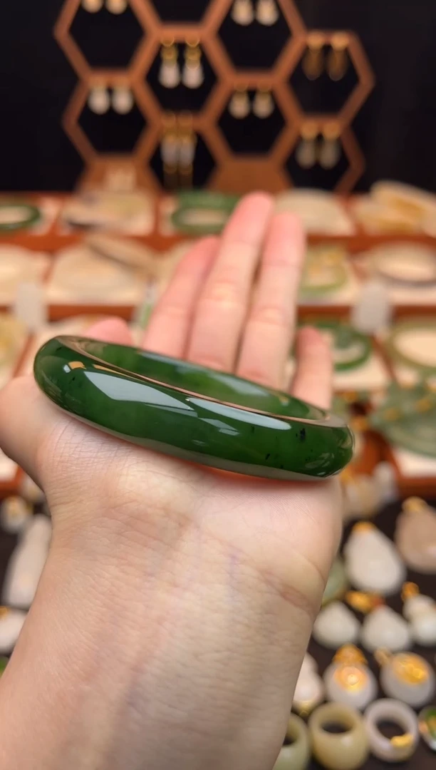 未镶嵌手镯和田玉福利