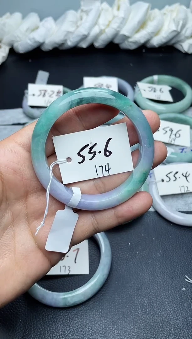 未镶嵌手镯翡翠174