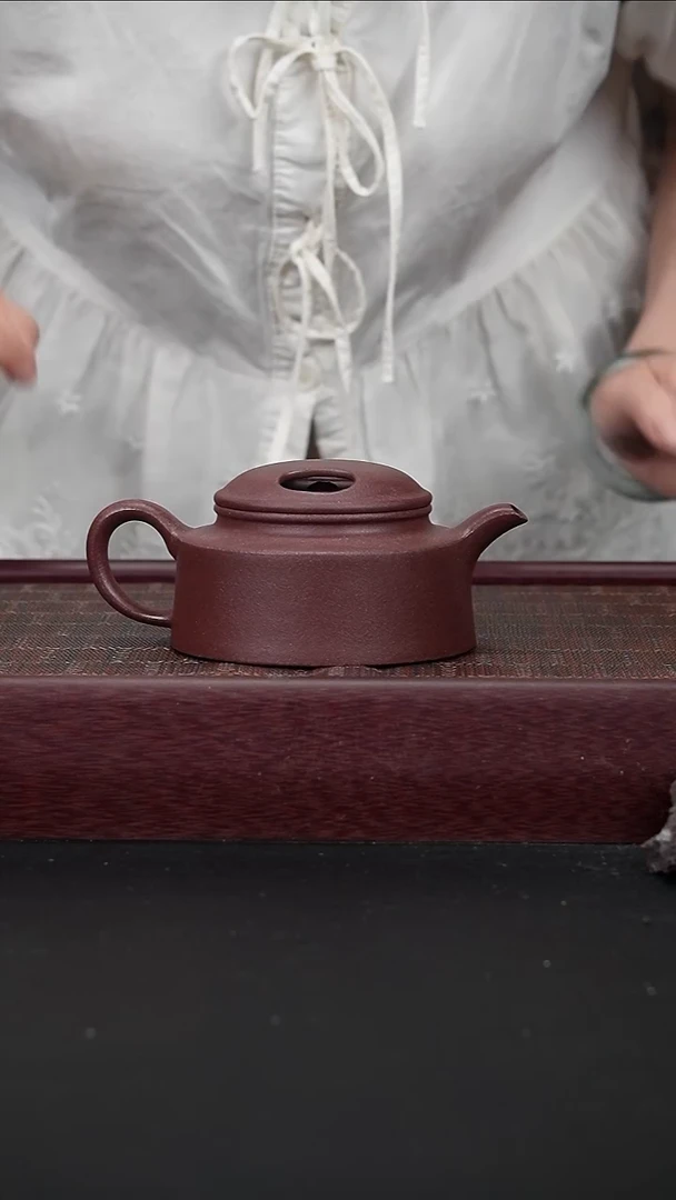 茶壶紫砂zqq战旗底槽青牛盖莲子