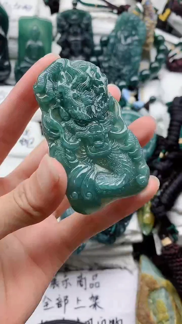 翡翠未镶嵌颈饰8888888