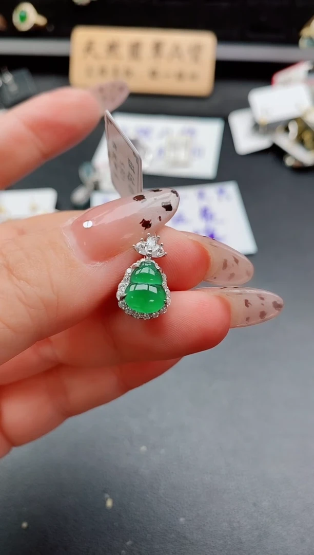 吊坠(赠链)银S925镶嵌翡翠1