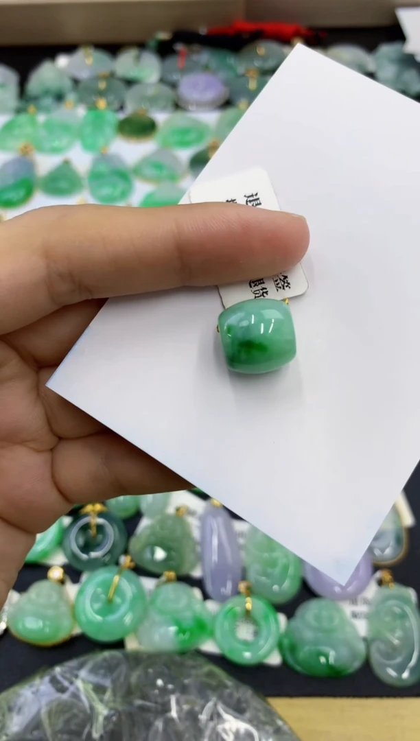 颈饰未镶嵌翡翠111111