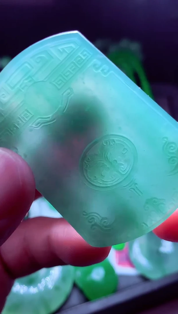 未镶嵌定制翡翠清*?翡翠毛货定制