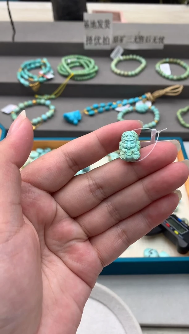 绿松石未镶嵌雕刻R36