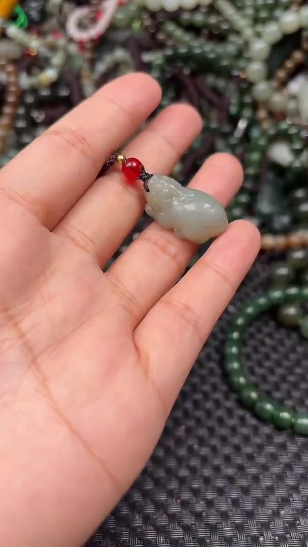 和田玉未镶嵌颈饰1