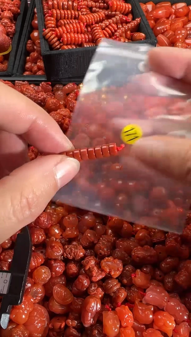 【闪购商品】南红玛瑙颈饰未镶嵌1