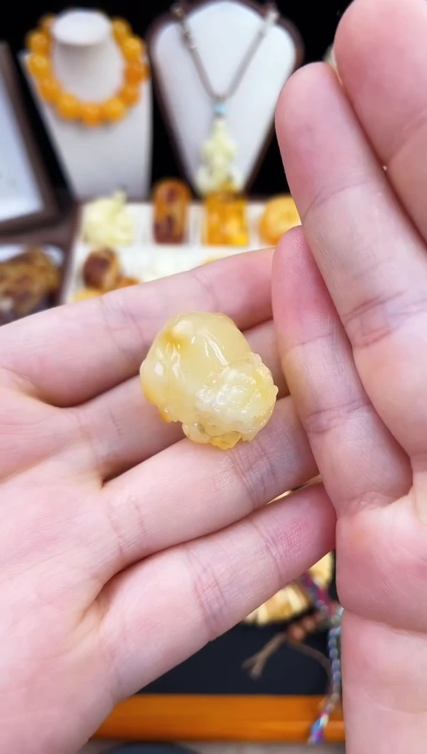 琥珀未镶嵌珠宝奇石柒月