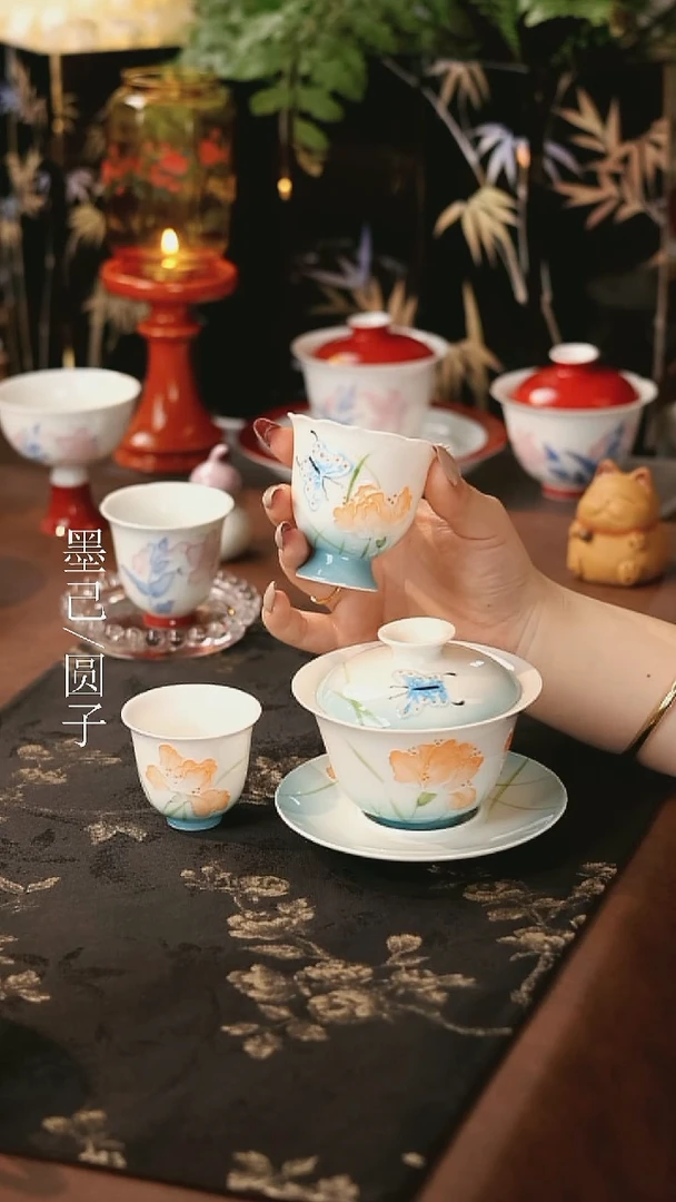 摆件三件套哈哈哈哈哈哈