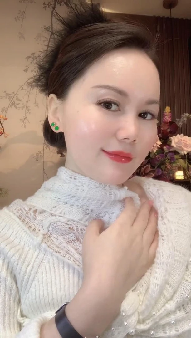 18K金镶嵌翡翠耳饰 - 多样性发货一对 le