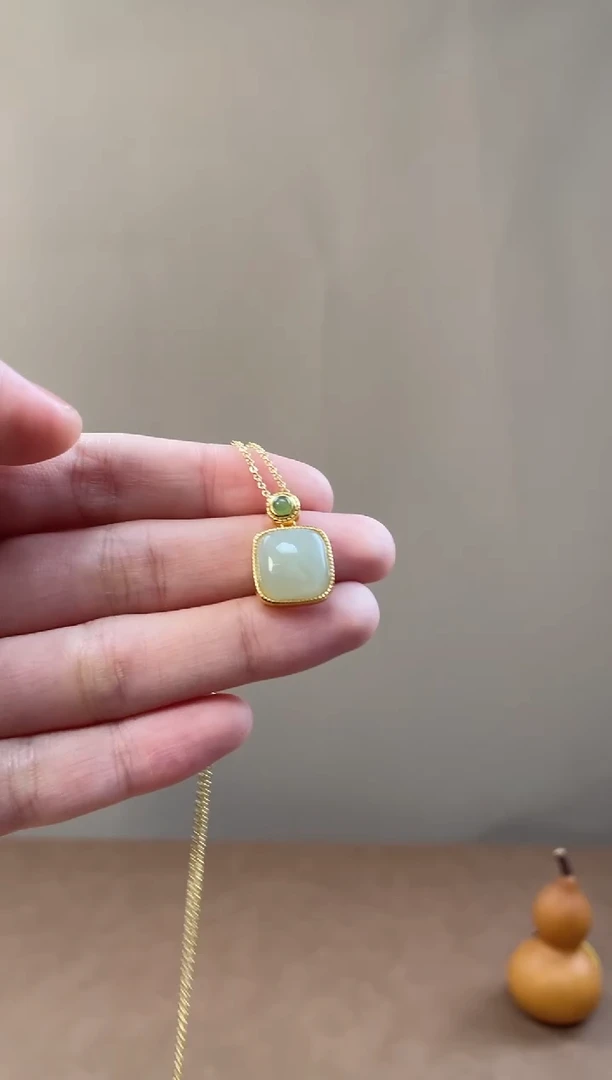 颈饰银S925镶嵌和田玉和田玉吊坠