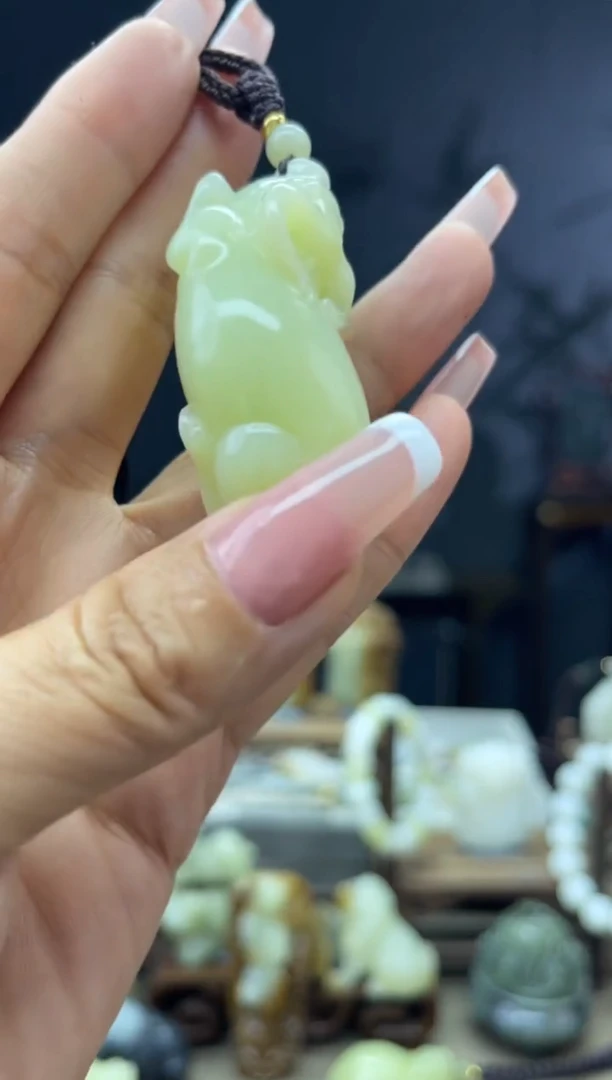 颈饰未镶嵌和田玉1