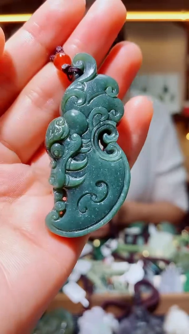 颈饰未镶嵌和田玉1