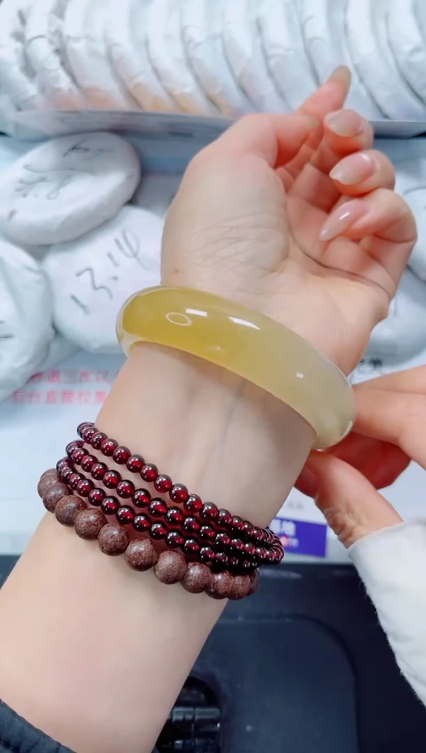 未镶嵌手镯石英质玉215-59