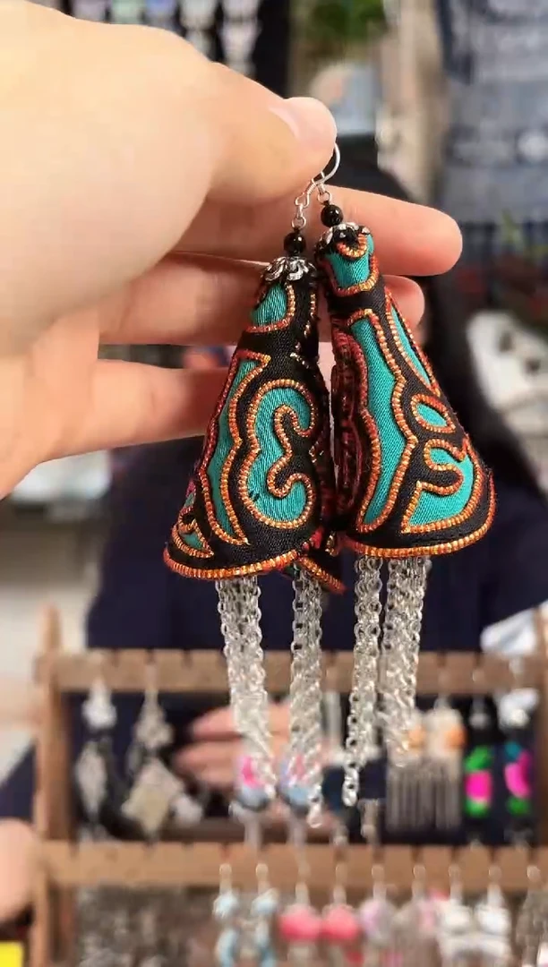 织绣民族风非遗老绣饰品530