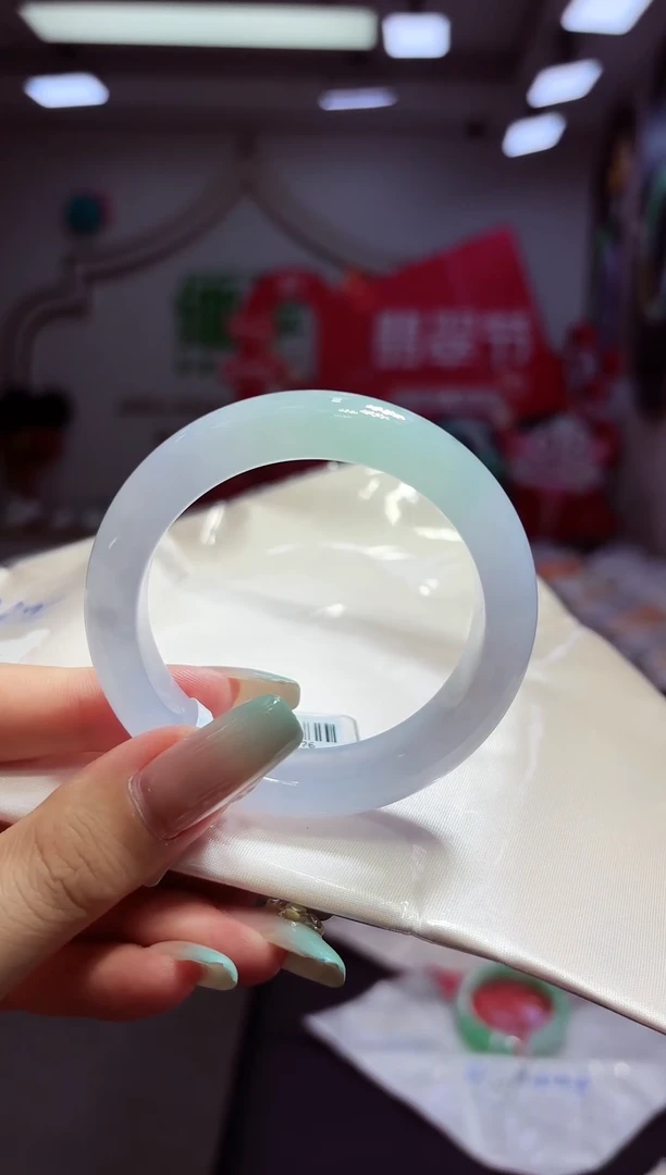 翡翠手镯未镶嵌52-53正125