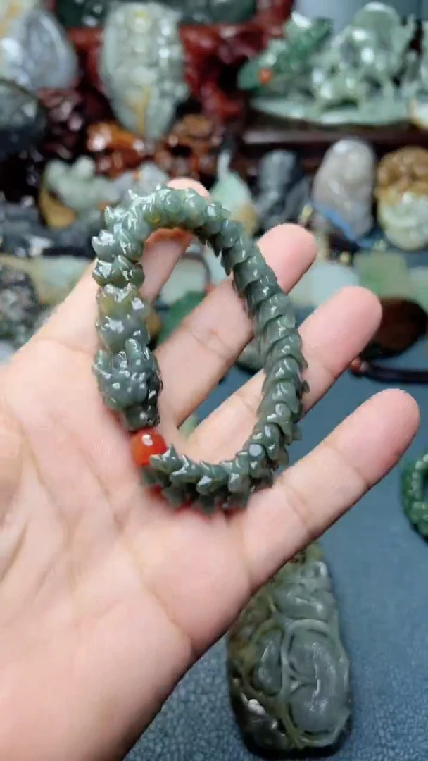 未镶嵌和田玉把件-