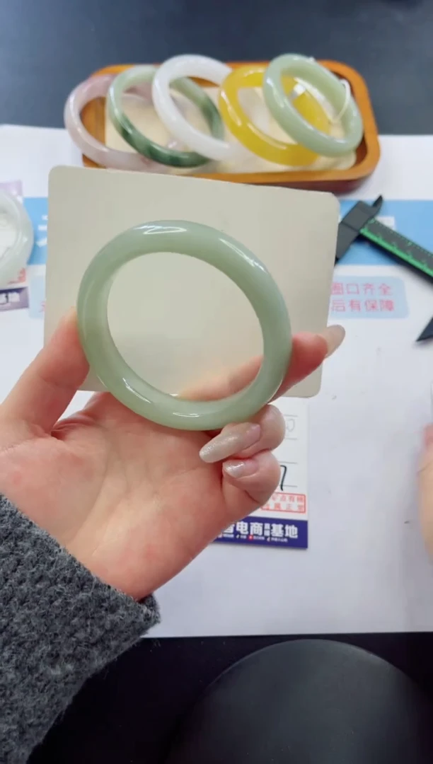 未镶嵌手镯石英质玉多样性发货A27