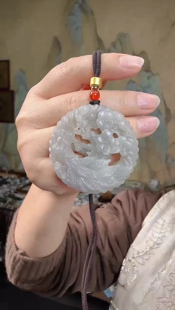 颈饰未镶嵌和田玉.