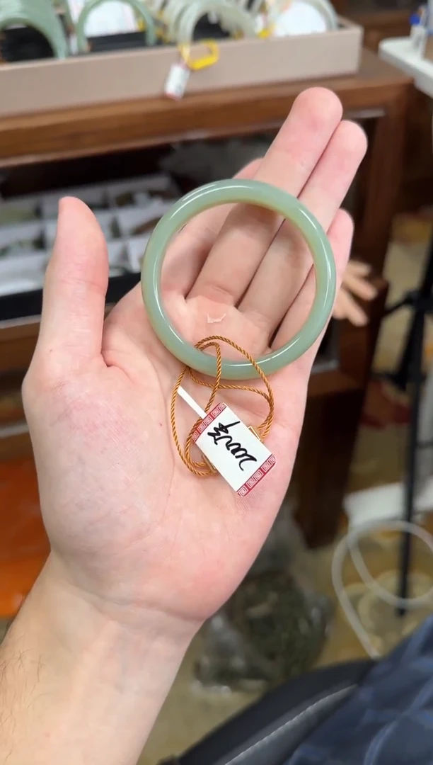 未镶嵌手镯和田玉50