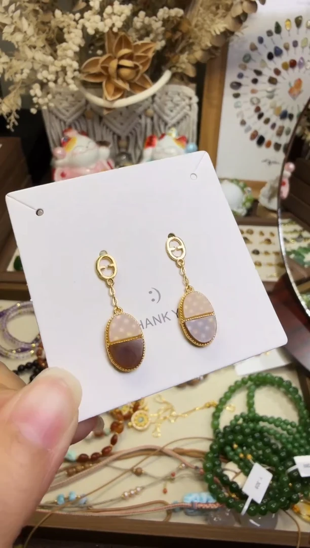 水晶摆件未镶嵌耳钉