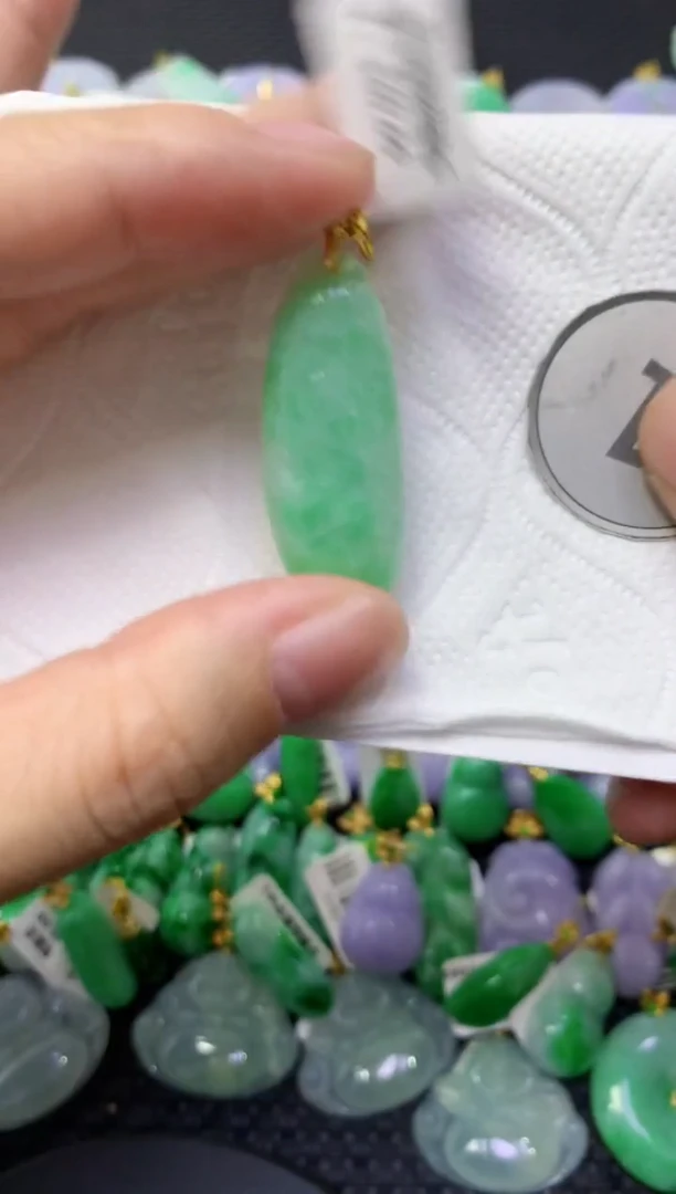 颈饰未镶嵌翡翠天然缅甸翡翠A货