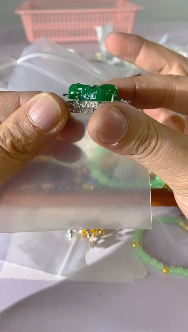 【闪购商品】水晶颈饰银S925镶嵌715红宝，蓝宝，多样性发一件赠链