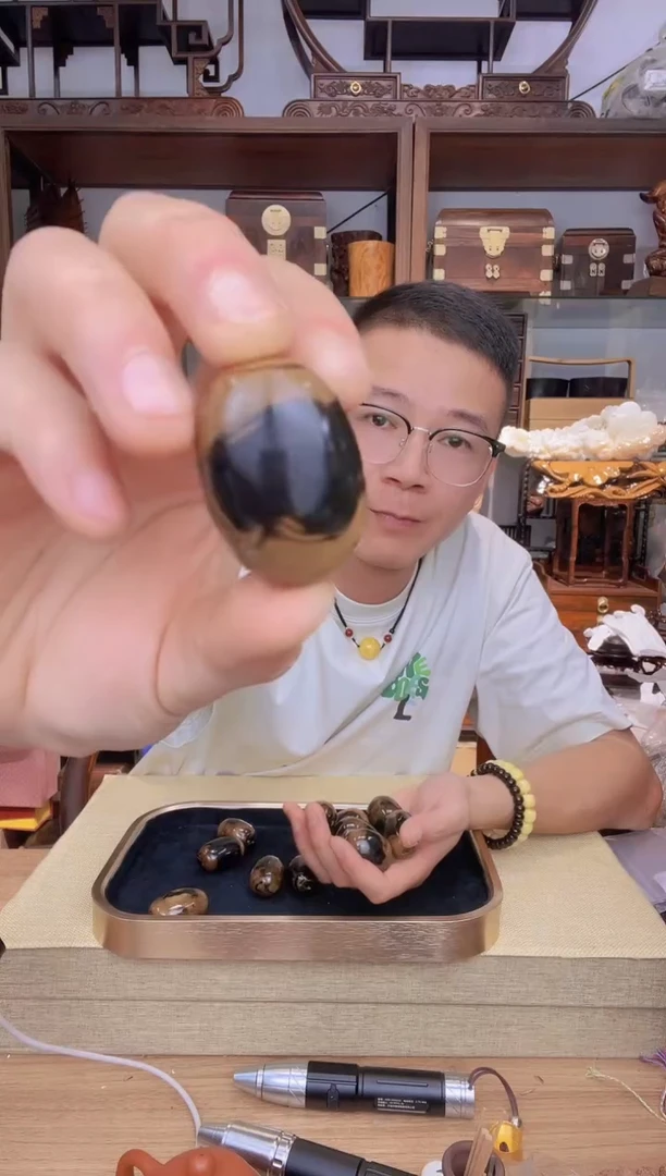 乌木类书架303小六蛋形手把件19克+