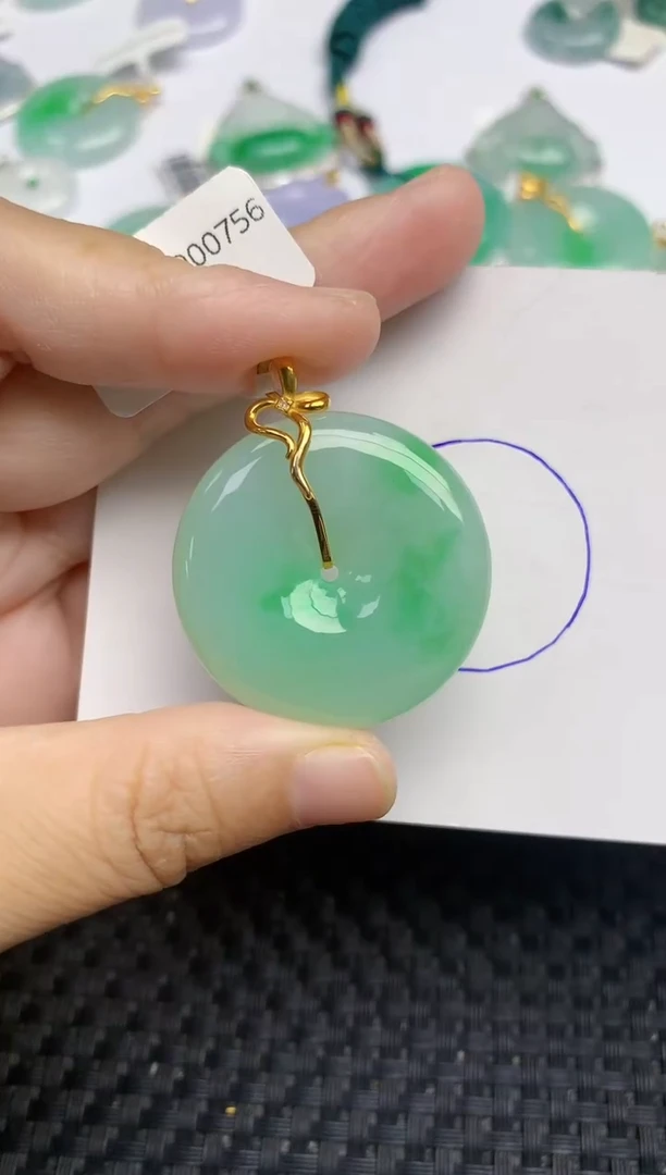 颈饰18K金镶嵌翡翠天然缅甸A货翡翠百元以上9元证书费自理