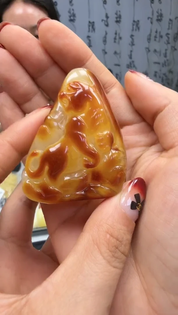 裸石琥珀未镶嵌如图