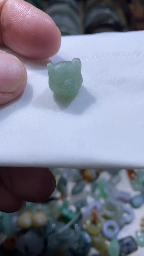 未镶嵌定制翡翠毛货