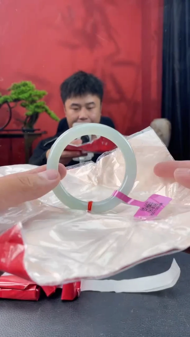 未镶嵌手镯翡翠3