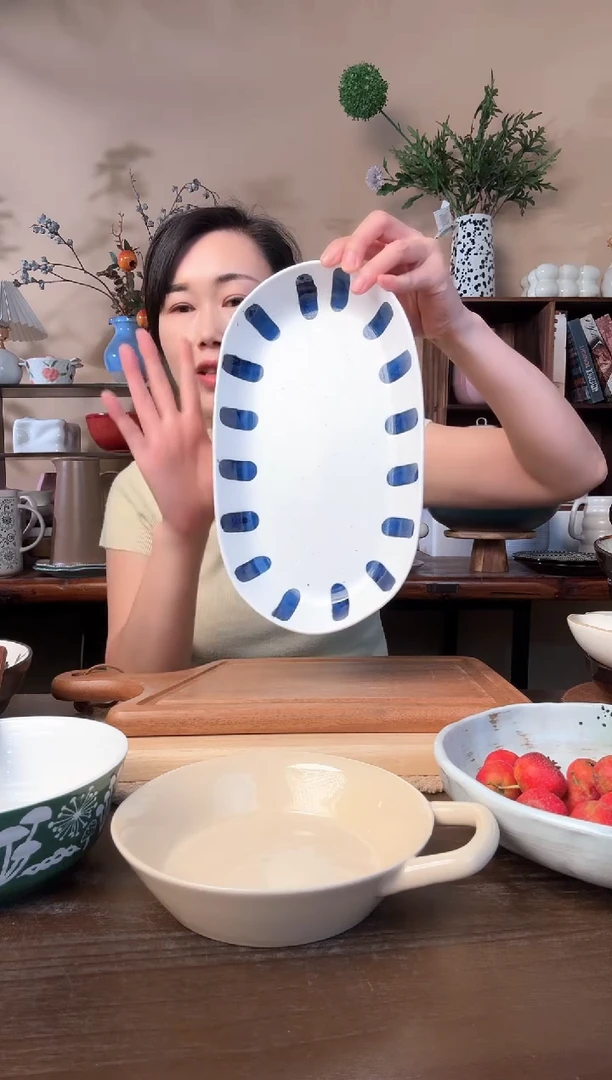 11.5英寸笔刷蓝麻点鱼盘微瑕