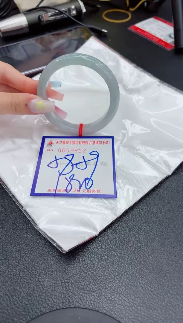 翡翠手镯未镶嵌1111111111111